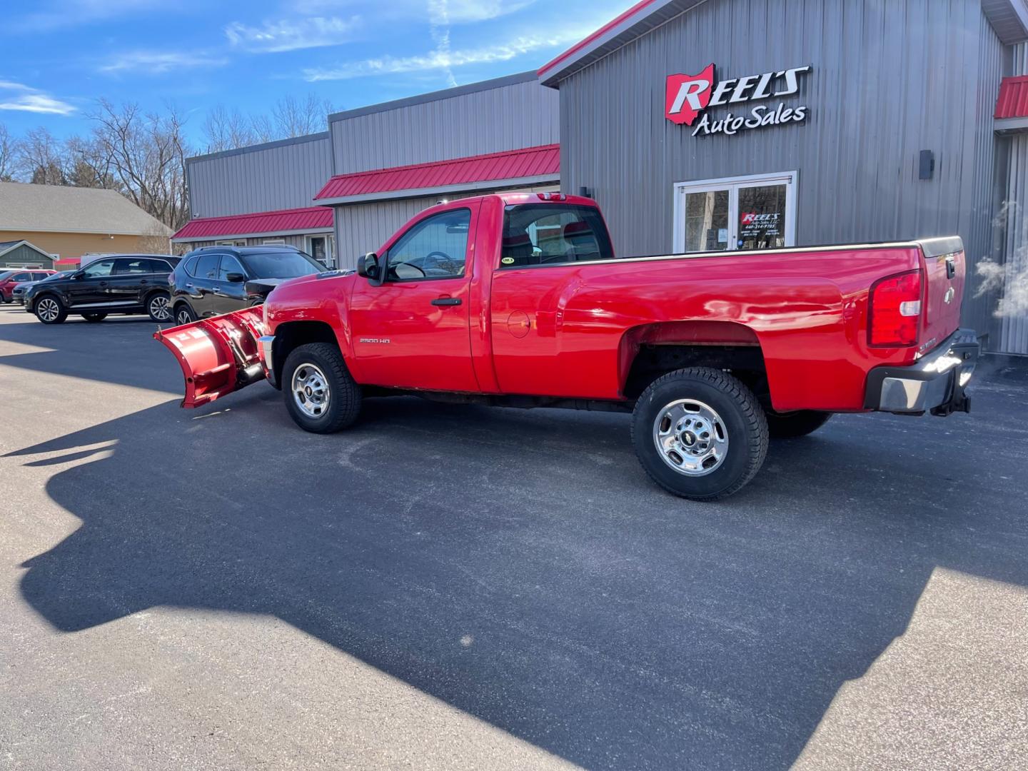 2011 Red /Black Chevrolet Silverado 2500HD Work Truck Long Box 4WD (1GC0KVCG8BF) with an 6.0L V8 OHV 16V FFV engine, 6-Speed Automatic transmission, located at 547 E. Main St., Orwell, OH, 44076, (440) 437-5893, 41.535435, -80.847855 - Photo#13